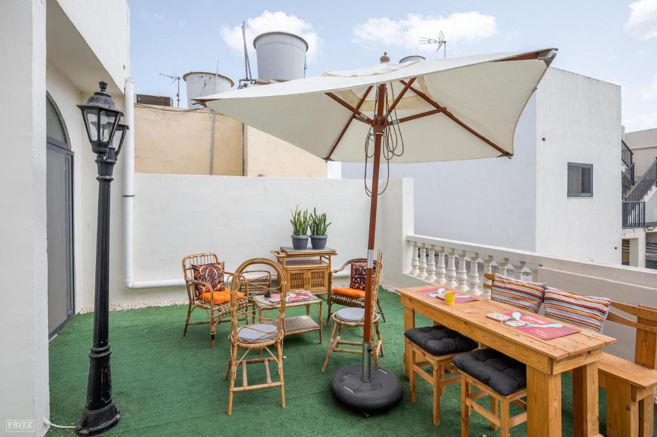 Close To Airport - Private Room With Private Bathroom Adults Only Gudja Exteriör bild
